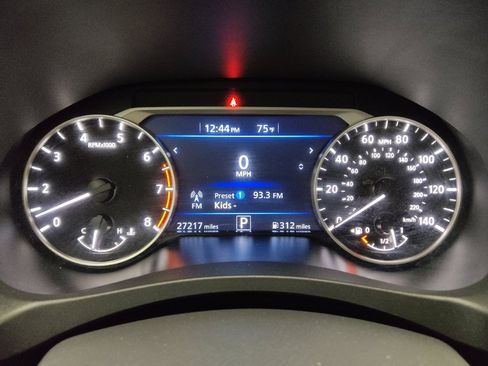 Used 2025 Nissan Altima 2.5 SV FWD image 23