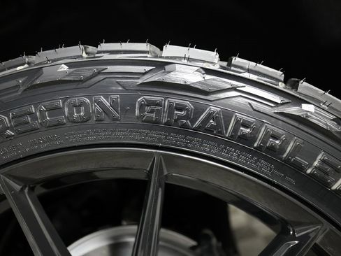 Used 2026 Cadillac Escalade ESV Platinum Luxury w/ LPO, Floor Liner Package image 50