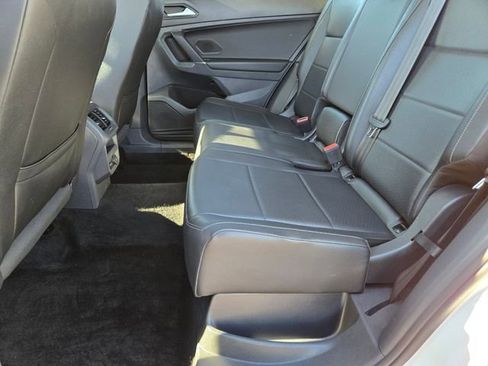 Used 2020 Volkswagen Tiguan SE w/ Panoramic Sunroof Package image 13