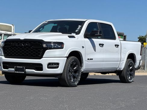 New 2026 RAM 1500 4x4 Crew Cab image 7