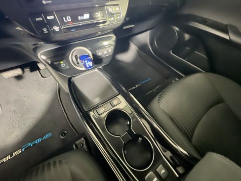 Used 2022 Toyota Prius Prime LE FWD image 26