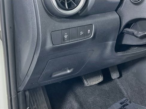 Used 2023 Hyundai Kona SE AWD/4WD image 10