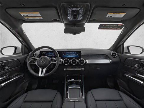 Used 2026 Mercedes-Benz GLB 250 image 22