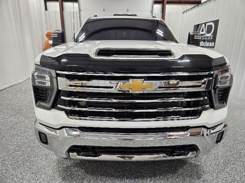 Used 2024 Chevrolet Silverado 3500 LTZ w/ LTZ Plus Package AWD/4WD image 2