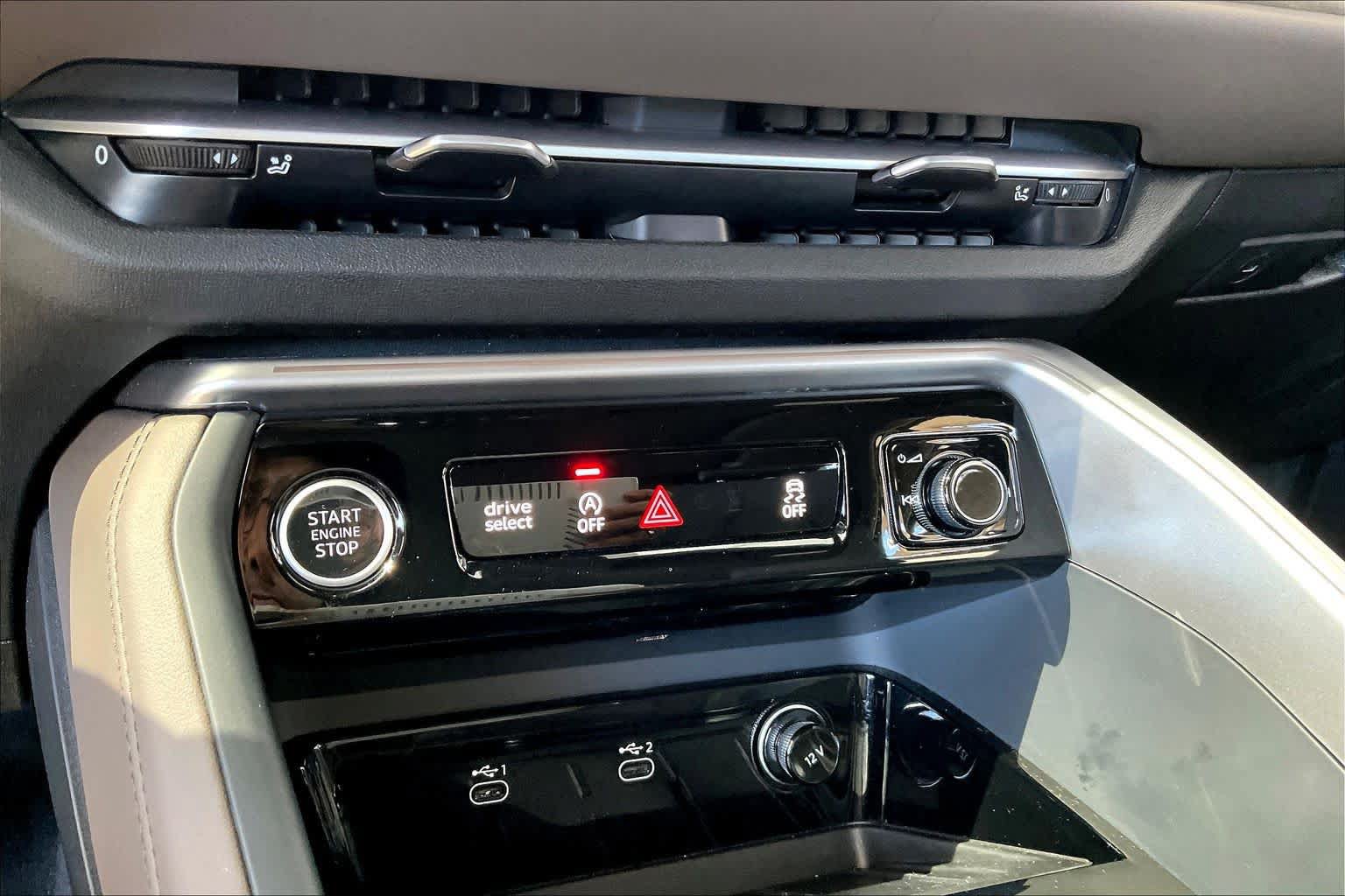 Used 2026 Audi Q5 Premium Plus w/ Premium Plus AWD/4WD image 32
