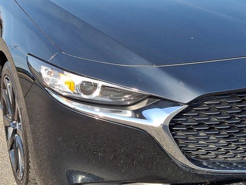 Used 2024 MAZDA MAZDA3 s FWD image 8