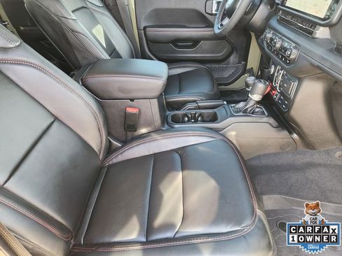 Used 2025 Jeep Wrangler Unlimited Rubicon w/ Technology Group image 20