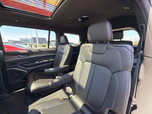 New 2026 Jeep Grand Cherokee L Limited AWD/4WD image 28