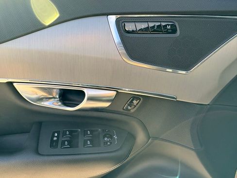 Used 2021 Volvo XC90 T5 Momentum w/ Advanced Package image 18