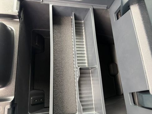 Used 2025 Ford Expedition Max Platinum image 32