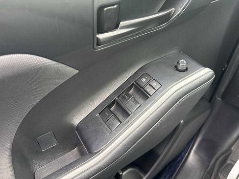 Used 2023 Toyota Highlander L image 15
