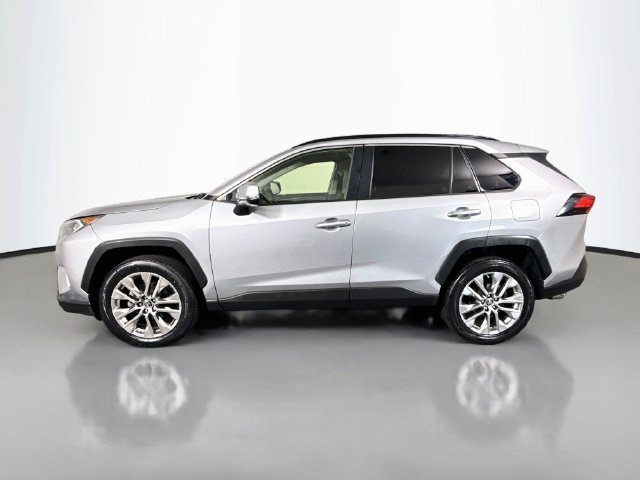 Used 2019 Toyota RAV4 XLE Premium FWD image 6