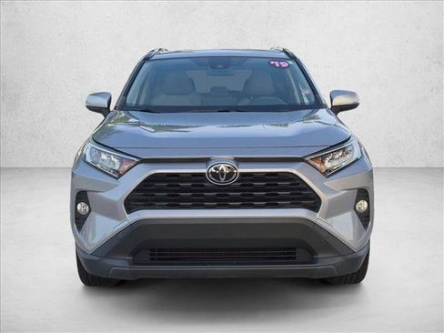 Used 2019 Toyota RAV4 XLE Premium FWD image 2