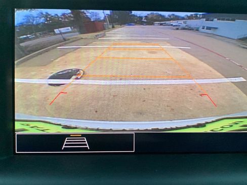 Used 2024 GMC Terrain SLE w/ Driver Convenience Package image 5