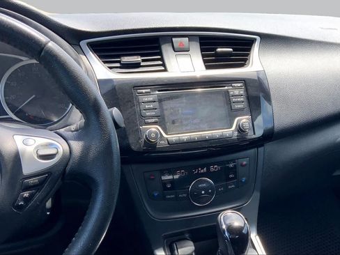 Used 2018 Nissan Sentra SV FWD image 6