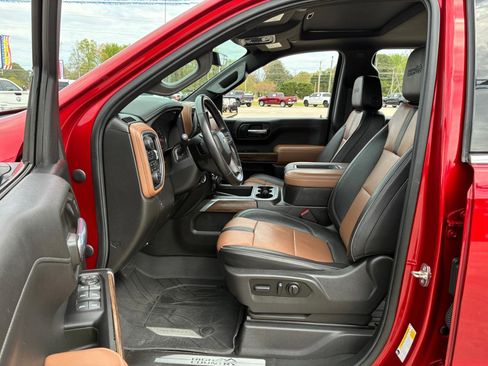 Used 2022 Chevrolet Silverado 1500 High Country w/ Technology Package AWD/4WD image 14