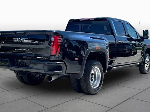 Used 2024 GMC Sierra 3500 Denali Ultimate AWD/4WD image 13