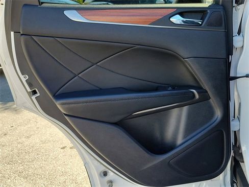 Used 2019 Lincoln MKC Select w/ Select Plus Package image 12