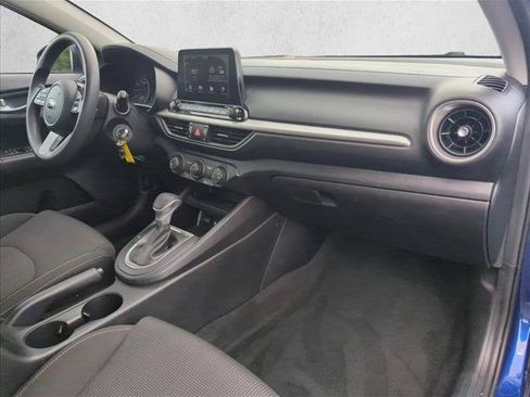 Used 2020 Kia Forte LXS FWD image 24