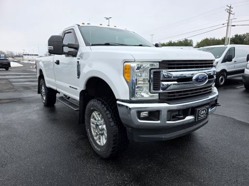 Used 2017 Ford F350 XLT w/ XLT Value Package image 7