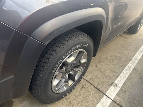 Used 2020 Jeep Cherokee Trailhawk w/ Comfort/Convenience Group image 4