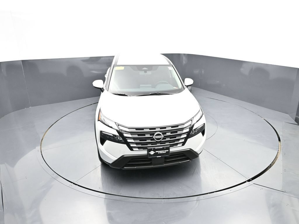 Certified 2026 Nissan Rogue SV AWD/4WD image 40