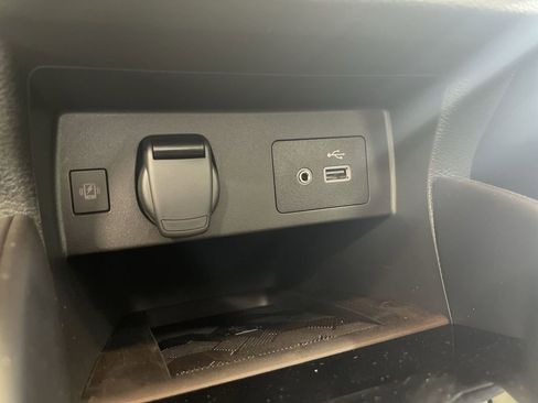 Certified 2025 Nissan Versa SV w/ Trunk Package image 24