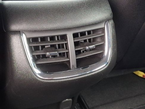 Used 2024 Chevrolet Malibu LT image 11