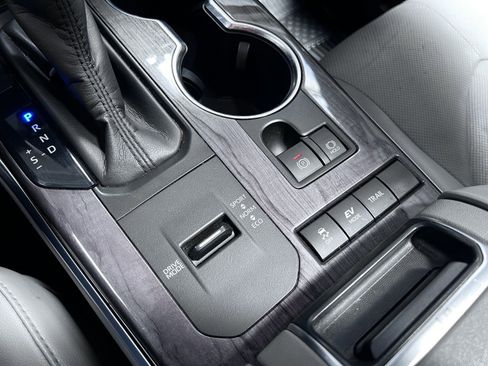 Used 2020 Toyota Highlander Limited Platinum image 22