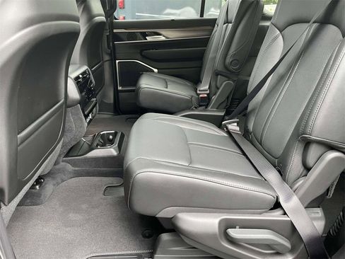 New 2025 Jeep Wagoneer Series II w/ Convenience Group I image 28