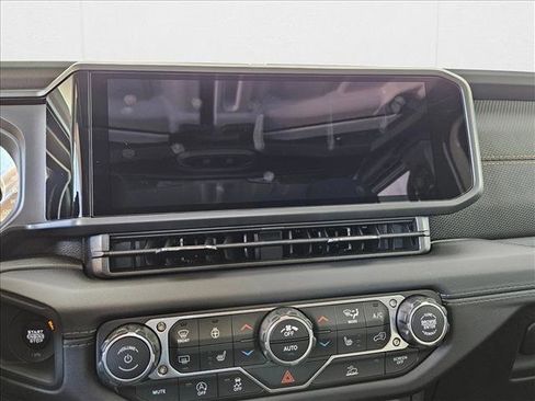 New 2025 Jeep Gladiator Mojave w/ Convenience Group image 11