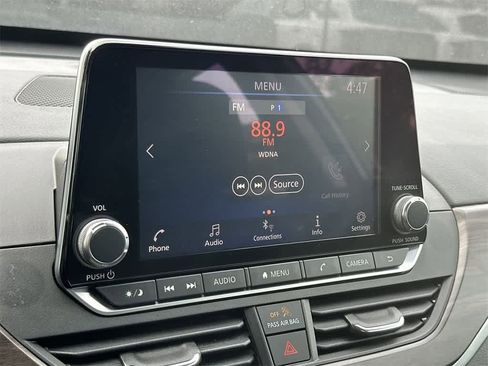 Used 2024 Nissan Altima 2.5 SV image 18