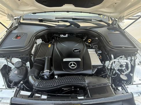 Used 2018 Mercedes-Benz GLC 300 4MATIC image 36