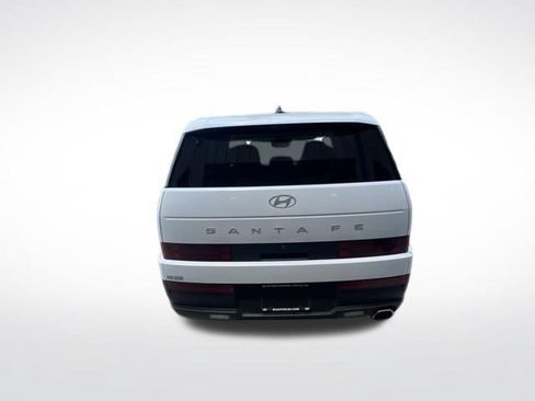 Used 2026 Hyundai Santa Fe SE FWD image 4