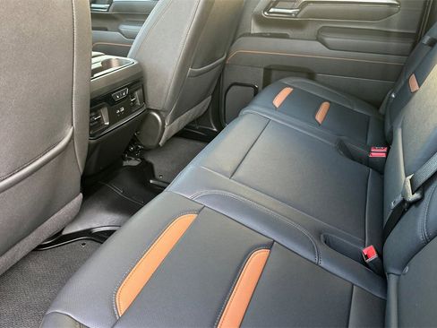 Used 2025 GMC Sierra 2500 AT4 w/ AT4 Premium Plus Package image 13