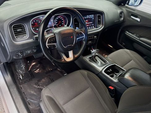 Used 2017 Dodge Charger R/T RWD image 7