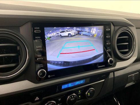Used 2022 Toyota Tacoma TRD Off-Road image 24