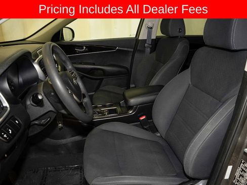Used 2019 Kia Sorento FWD image 11