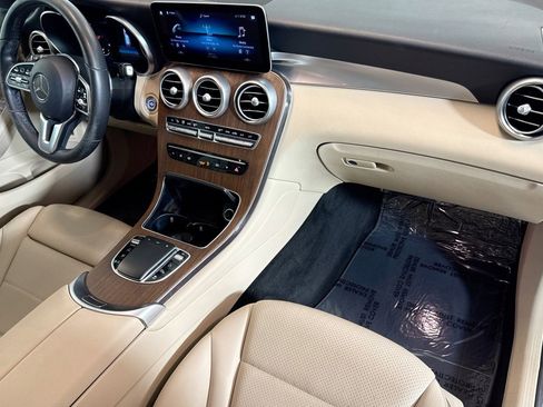 Used 2021 Mercedes-Benz GLC 300 image 27
