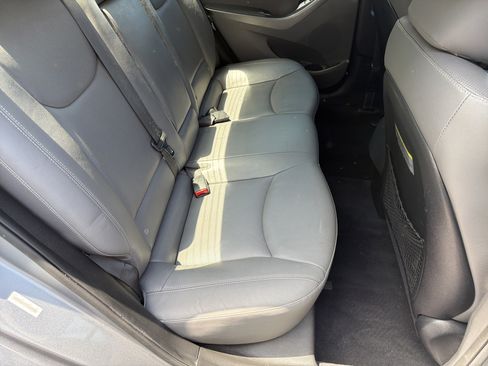 Used 2014 Hyundai Elantra Limited w/ Option Group 03 FWD image 18