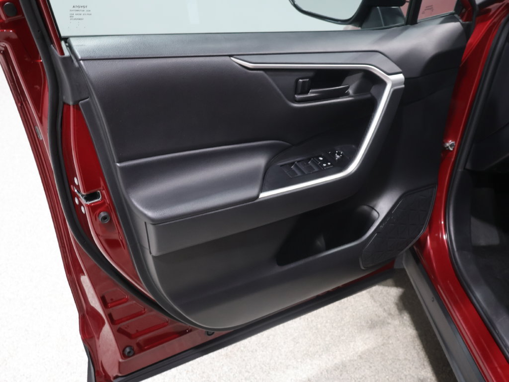 Used 2020 Toyota RAV4 LE w/ All Weather Liner Package AWD/4WD image 11