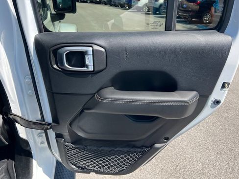 Used 2019 Jeep Wrangler Unlimited Sahara AWD/4WD image 22