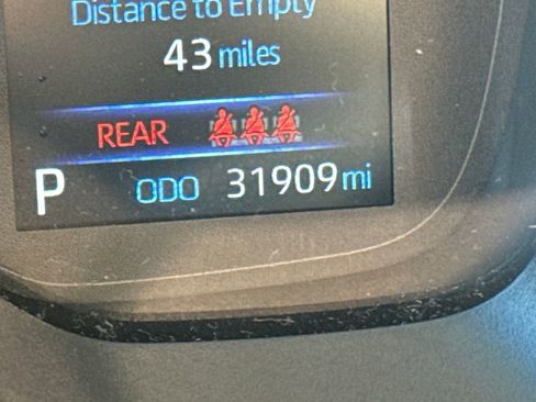 Used 2022 Toyota Corolla LE image 17