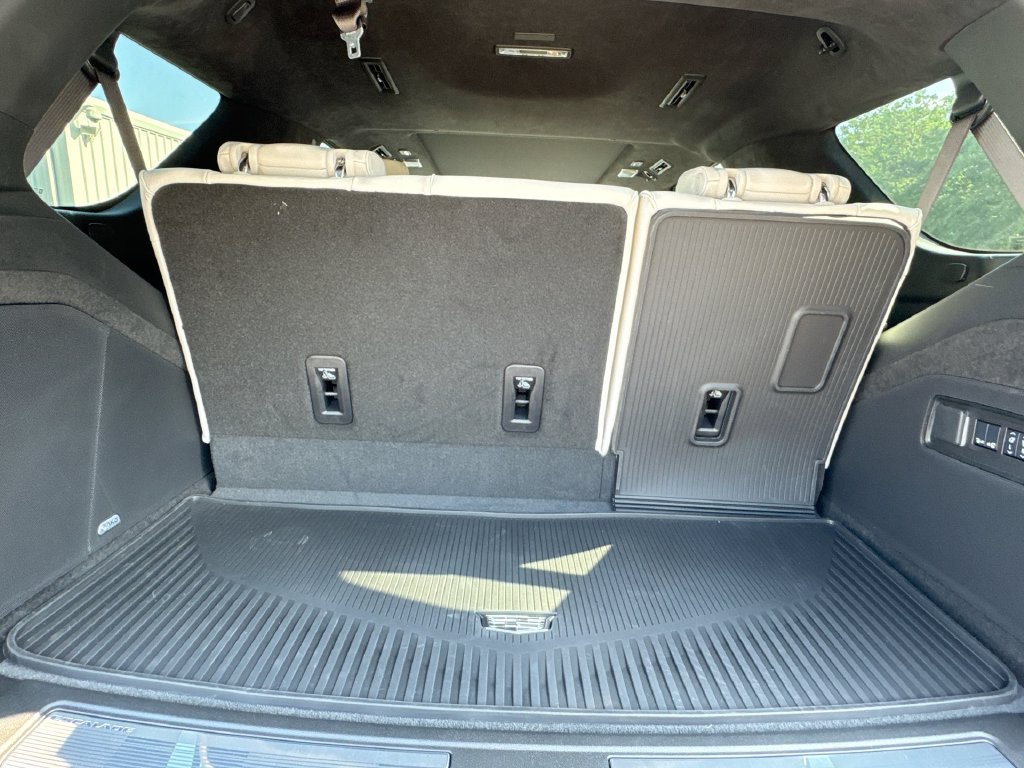 Used 2026 Cadillac Escalade Platinum Sport w/ LPO, Floor Liner Package RWD image 35