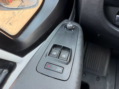 Used 2023 RAM ProMaster 2500 FWD image 11