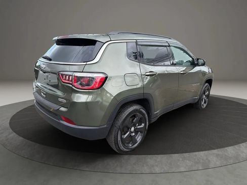 Used 2019 Jeep Compass Latitude AWD/4WD image 5