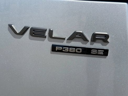 Used 2018 Land Rover Range Rover Velar R-Dynamic SE AWD/4WD image 8