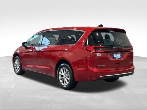 New 2027 Chrysler Pacifica Select AWD/4WD image 5