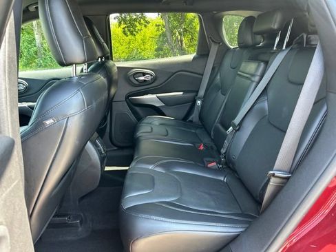 Used 2019 Jeep Cherokee High Altitude AWD/4WD image 22