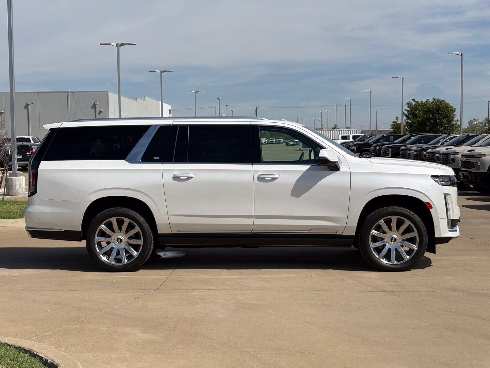 Used 2021 Cadillac Escalade ESV Premium Luxury Platinum AWD/4WD image 8